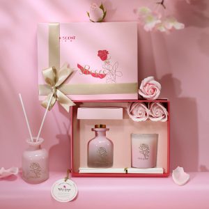 Pink rose theme aromatherapy candle and reed diffuser and carousel gift set