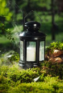 Portable Iron Lantern with Creative Scented Candle Container Outdoor Candle Cover